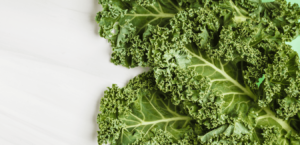 A bunch of kale, which is a good source of Quercetin.