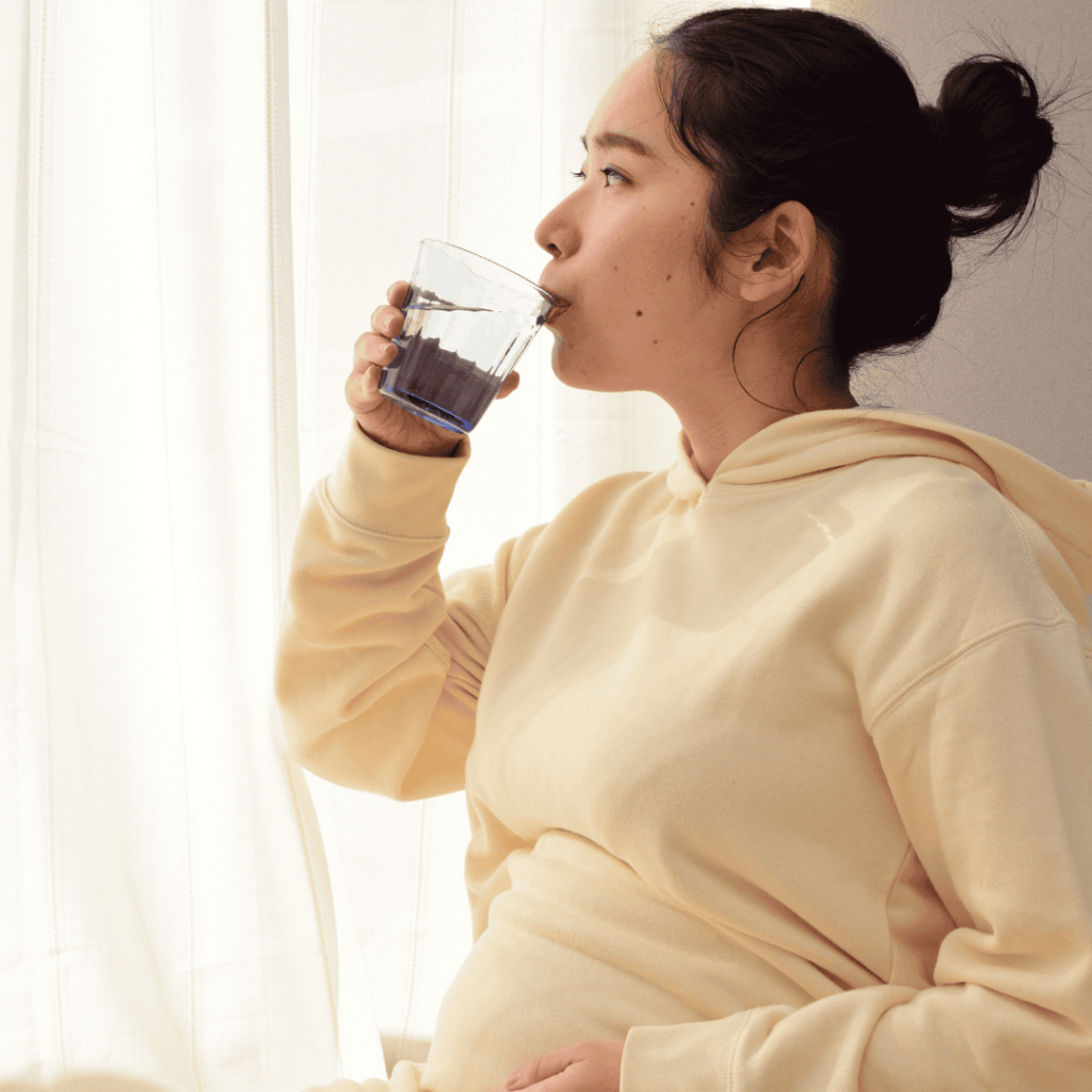 Drink water when pregnant - Dr. Green Mom